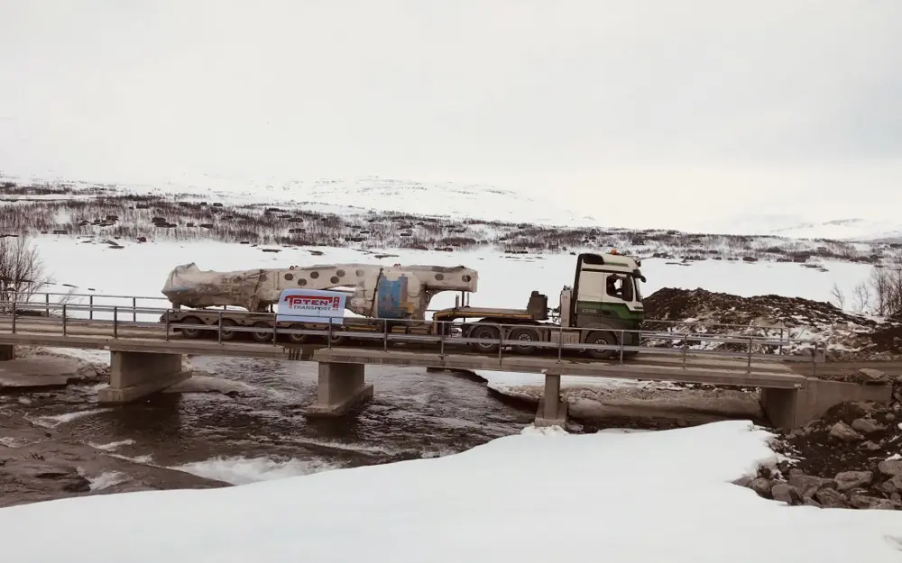 Snøhvit ankommer fra Italia på bil fra Toten_snohvittoten.jpg