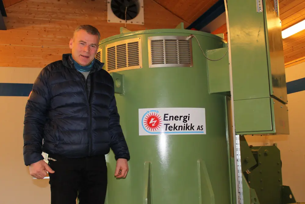 bilde Han fester grepet i Energi Teknikk